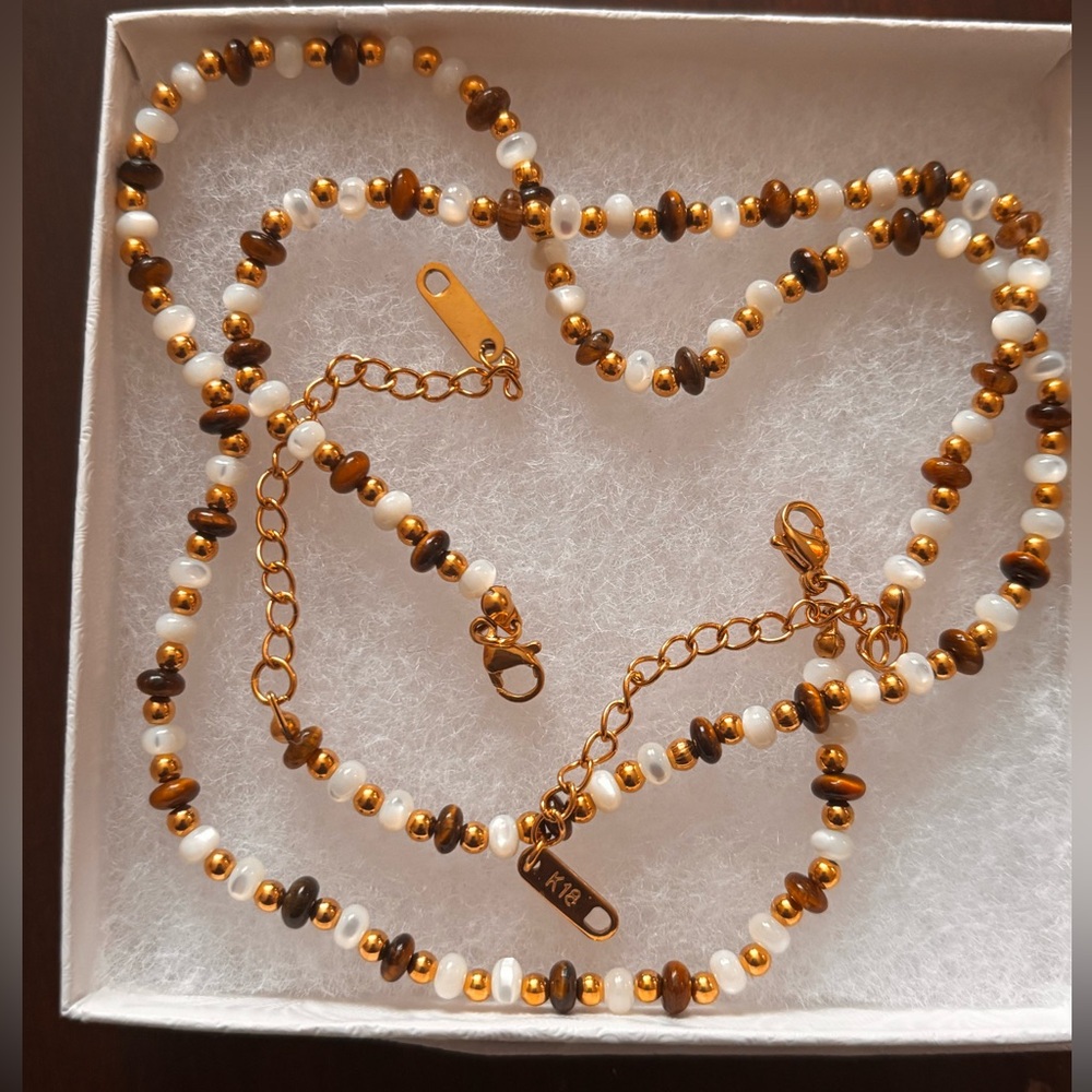 Tigers Eye and Fresh Water Pearls necklace and bracelet